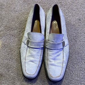 White/cream colored snakeskin Ferragamo shoes with logo buckles size 10.5